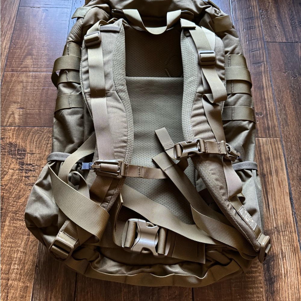 Mystery Ranch 2 Day Assault backpack - Picture 2 of 7
